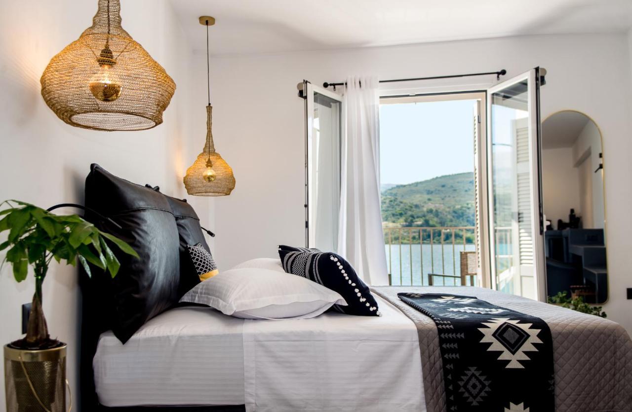 A & B Minimal Suite Ιι With Sea View In Argostoli ภายนอก รูปภาพ
