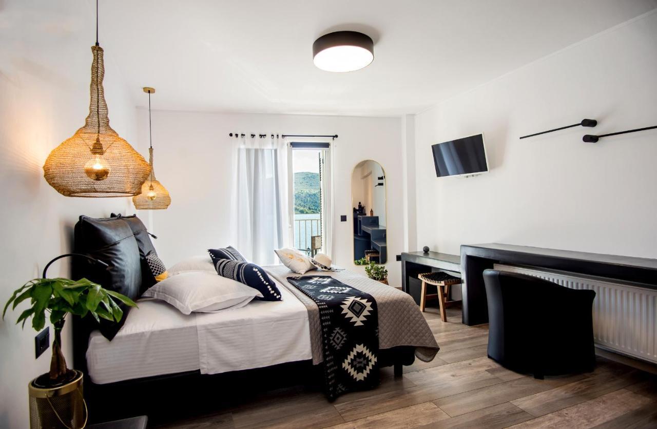 A & B Minimal Suite Ιι With Sea View In Argostoli ภายนอก รูปภาพ