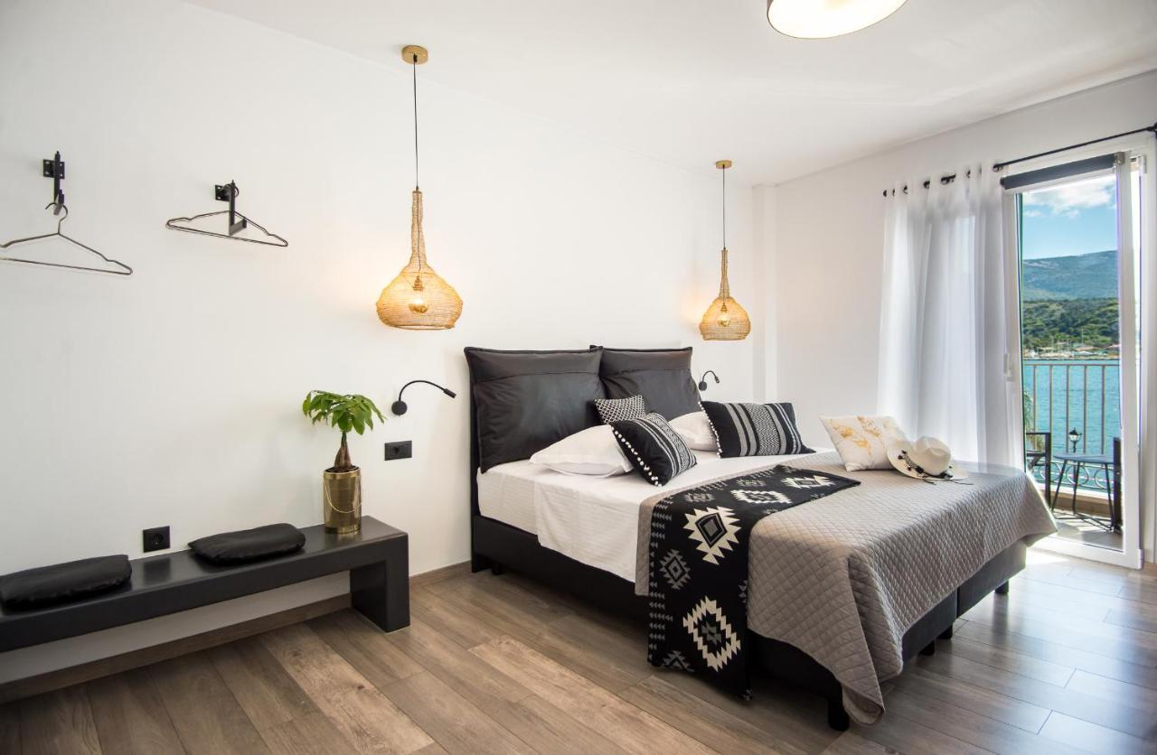 A & B Minimal Suite Ιι With Sea View In Argostoli ภายนอก รูปภาพ