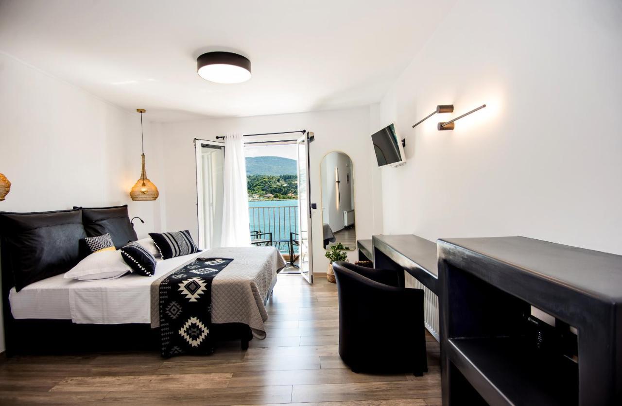 A & B Minimal Suite Ιι With Sea View In Argostoli ภายนอก รูปภาพ