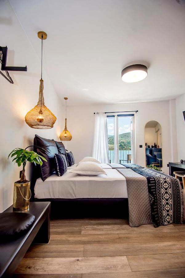 A & B Minimal Suite Ιι With Sea View In Argostoli ภายนอก รูปภาพ