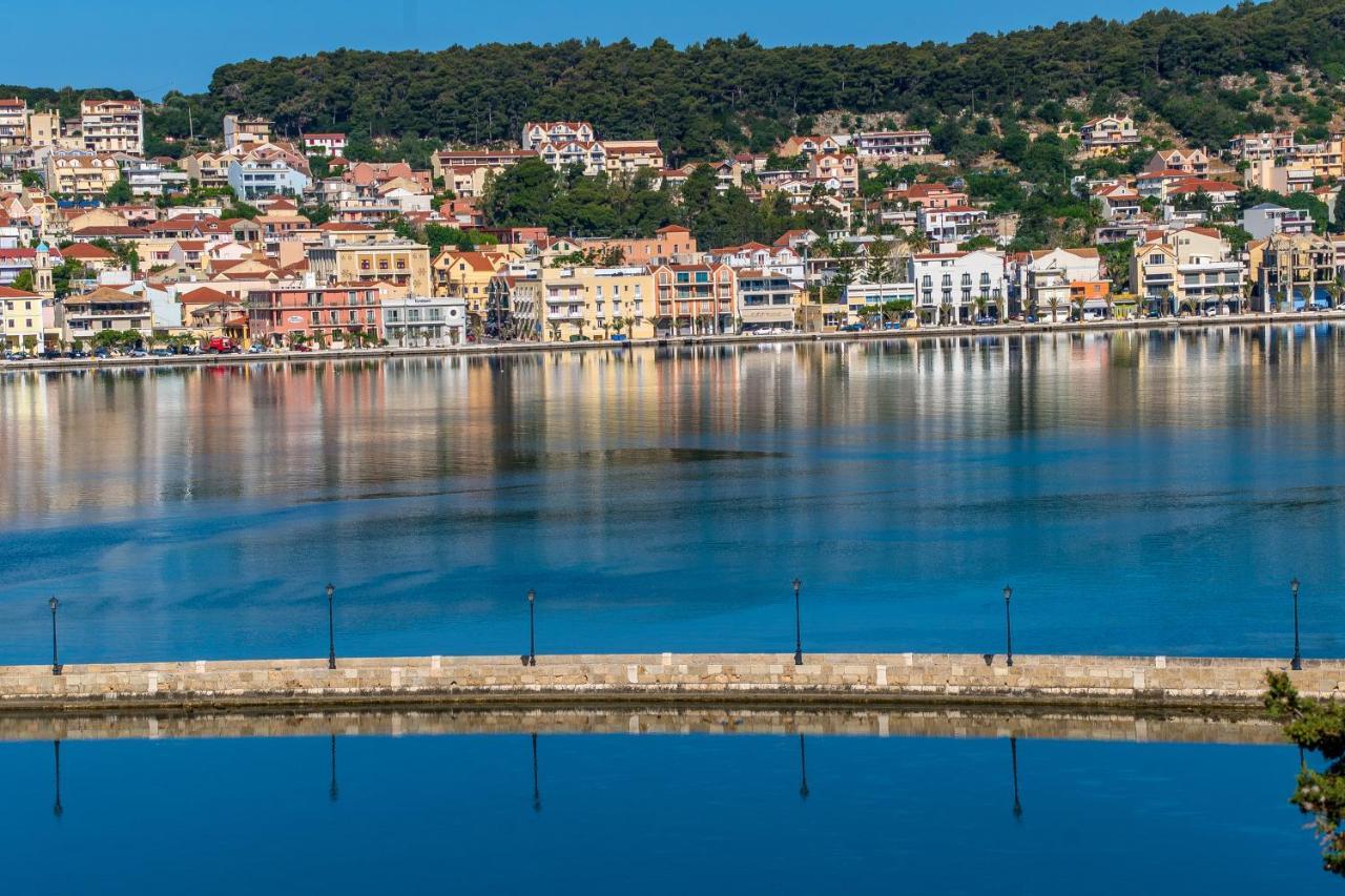 A & B Minimal Suite Ιι With Sea View In Argostoli ภายนอก รูปภาพ